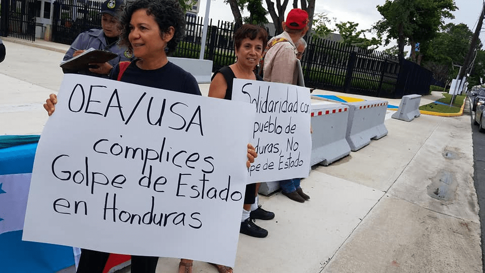 Puerto Ricans protest Honduran election fraud